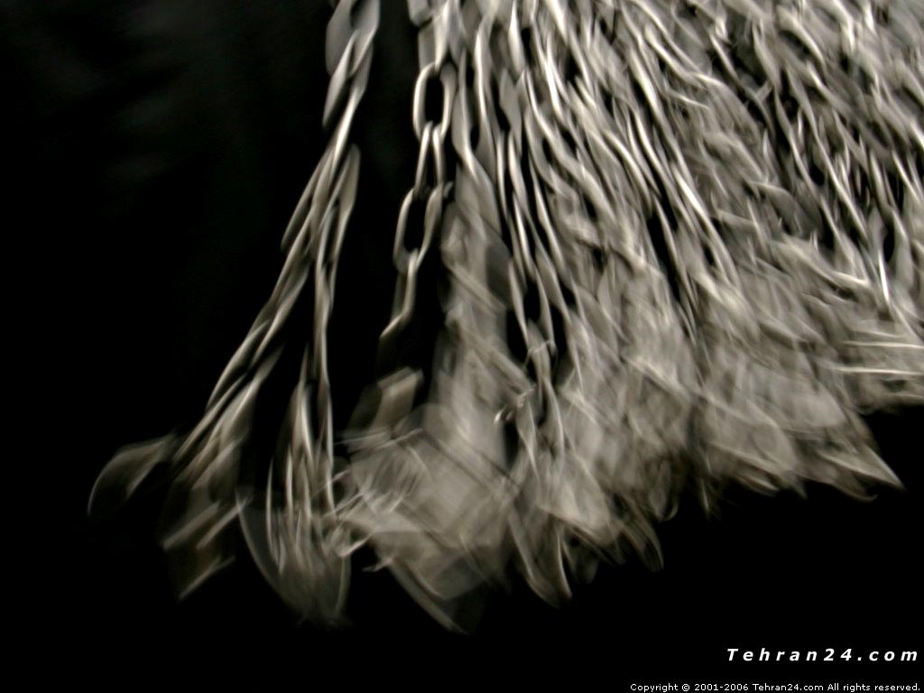 Right click on the image and select "Set as Background"